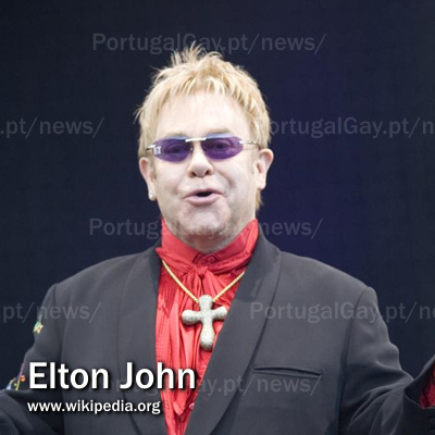 EUA: Elton John arrasa com oponentes de igualdade no casamento
